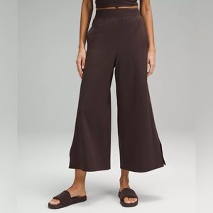 Lululemon stretch woven wide leg high rise cropped pant (espresso sz XL)